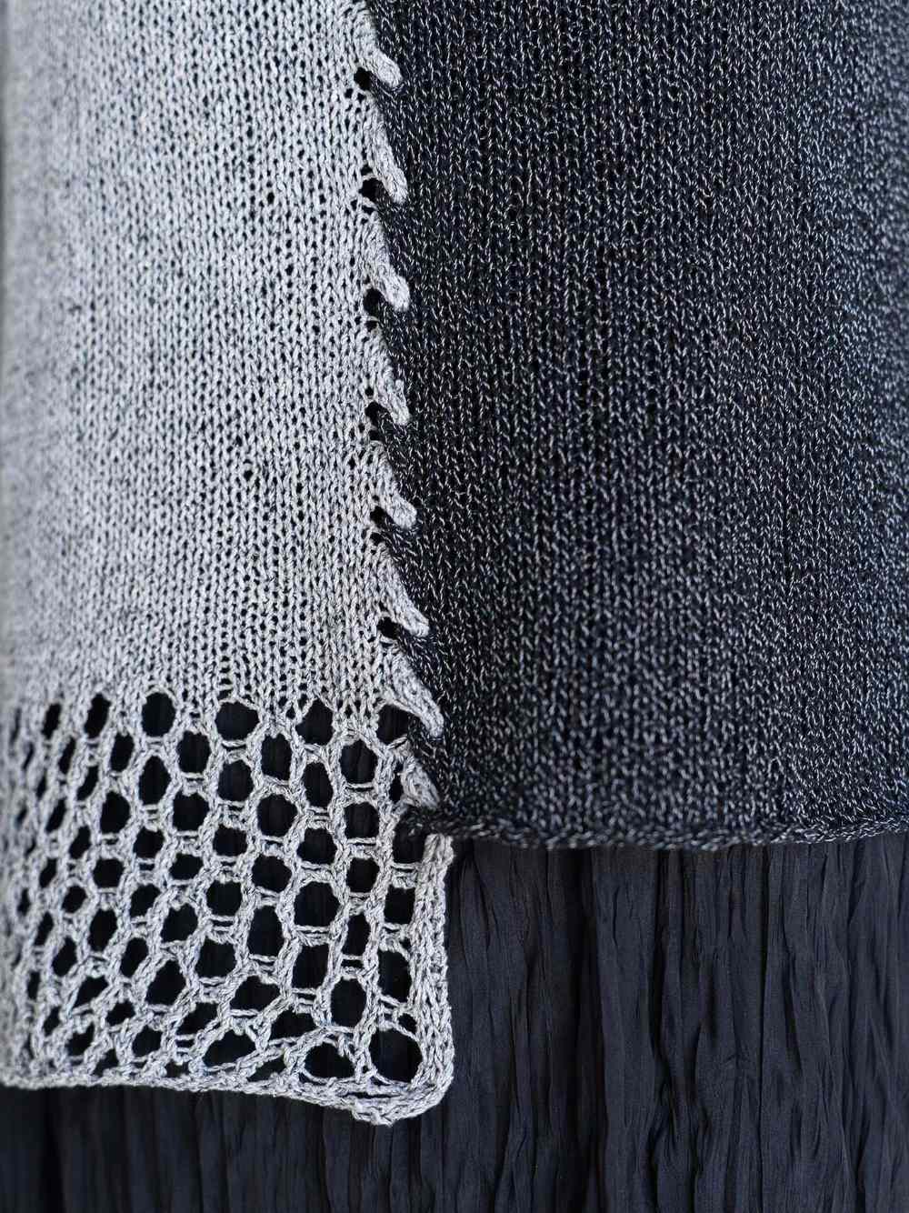 Fusion Two-Color Panel Pullover Knitting Pattern – DanDoh